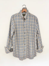 Load image into Gallery viewer, orvis signature collection button-down
