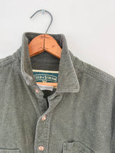Load image into Gallery viewer, vintage hunter green chamois button-down
